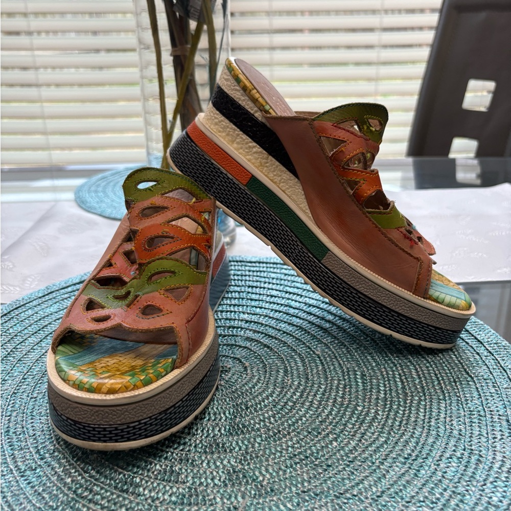 L’Artiste by Spring Step Hand-Painted Leather Cutout Slide Sandals EU 37